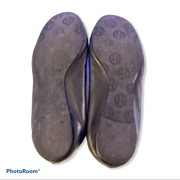 Tory Burch Black Flats with Cream Emblem - Picture 8 of 8